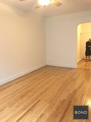 Rented by Bond New York | media 36