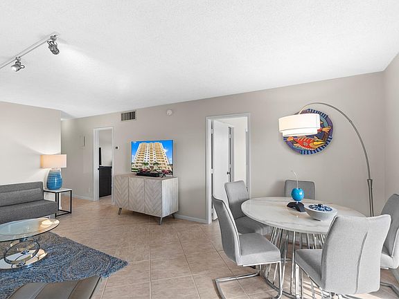 4th image of 900 NE 18th Avenue #809