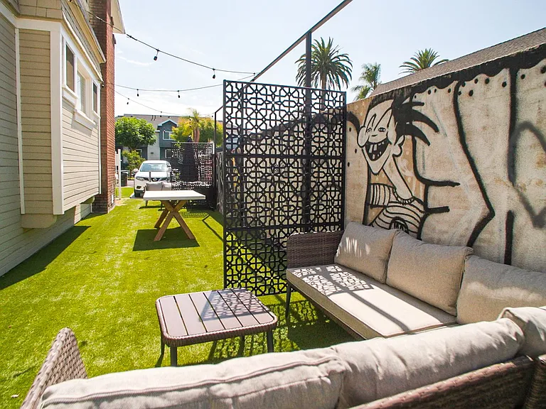 2811 Menlo Ave — Photo 10