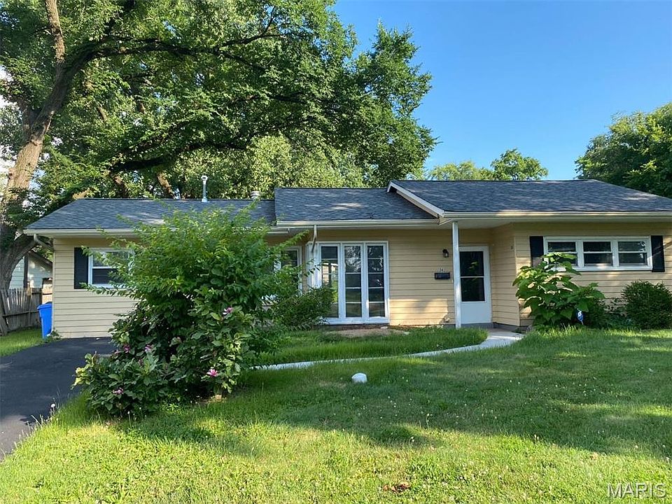 1st image of 34 Saint Laurence Dr