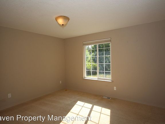 5th image of 14911 164th Ave NW