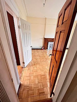 3rd image of 236 Jefferson Ave #3