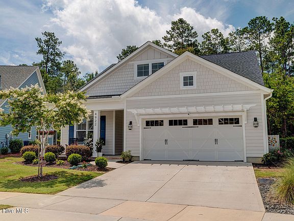 3rd image of 4922 Glen Garden Circle