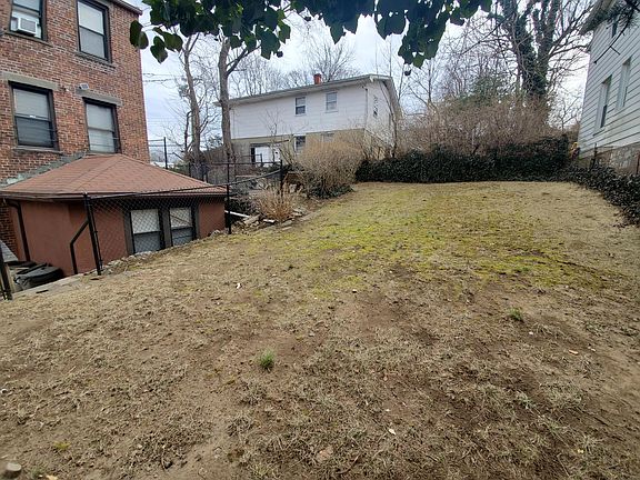 5th image of 76 Wallace St APT 5