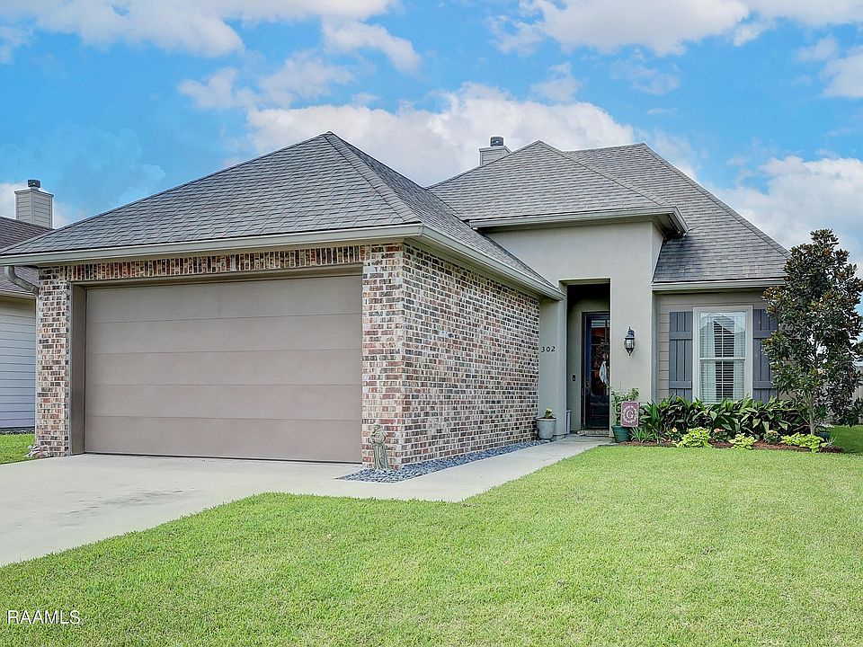 1st image of 302 Highland View Dr