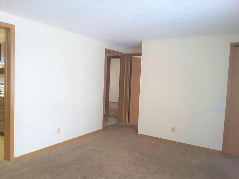 204 S Spring St — Photo 3