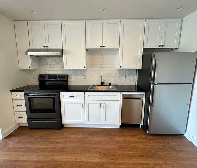 4350 Kirkham Street — Photo 21
