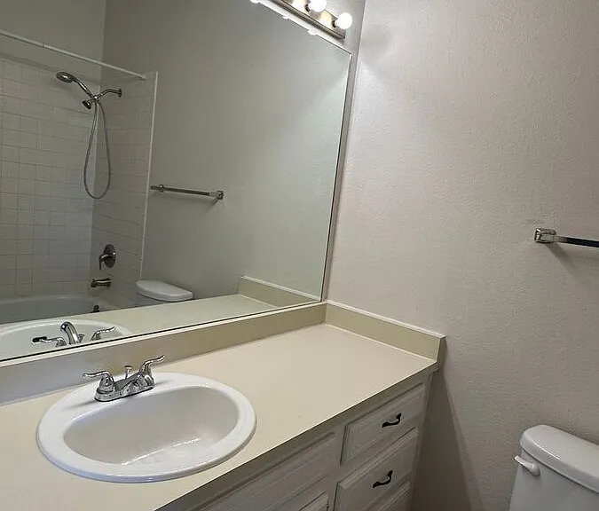 826 London Green Way — Photo 15