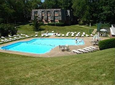 2nd image of 1533 Forest Green Dr