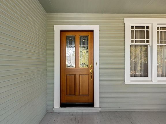 3rd image of 125 Conaway Ave