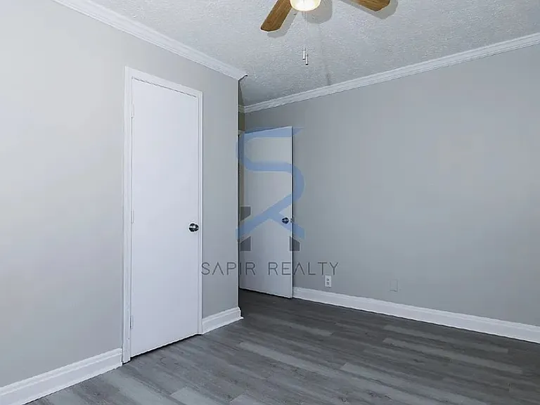 953 Washington St SW #11 — Photo 4