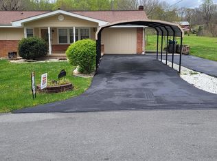 127 Ridgecrest Dr, Johnson City, TN 37601