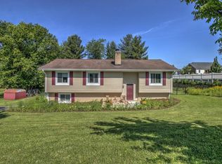 125 Gibson Dr, Christiansburg, VA 24073