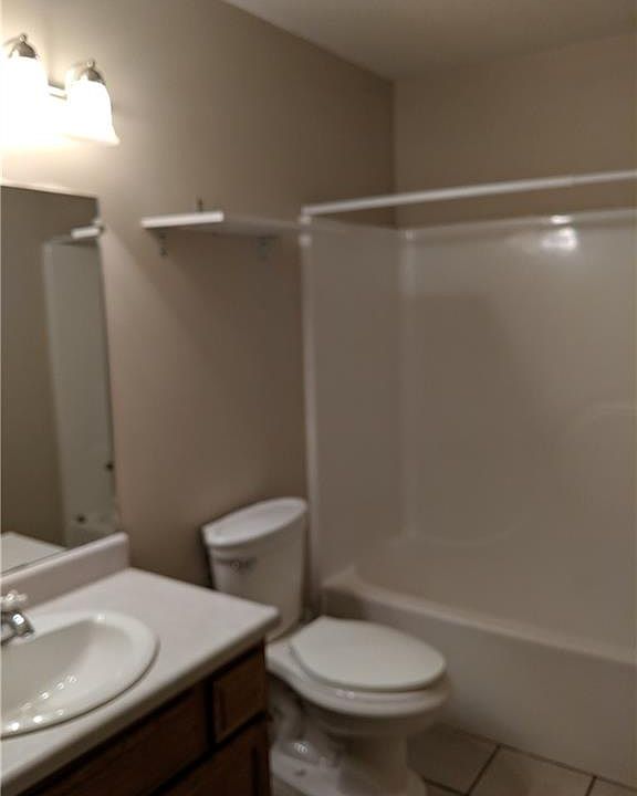 2nd image of 404 Fairway Cir
