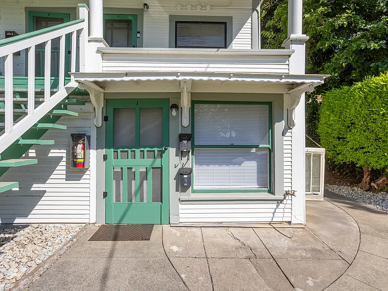 812 W 1st St #1 — Photo 25