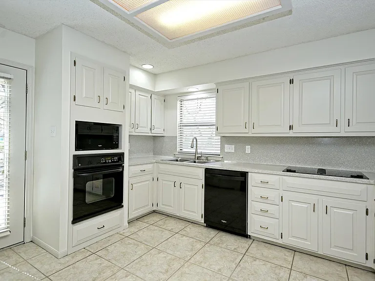 105 Crescent Blf — Photo 7