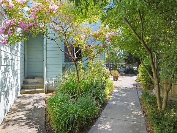 154 Courtyards East, Windsor, CA 95492
