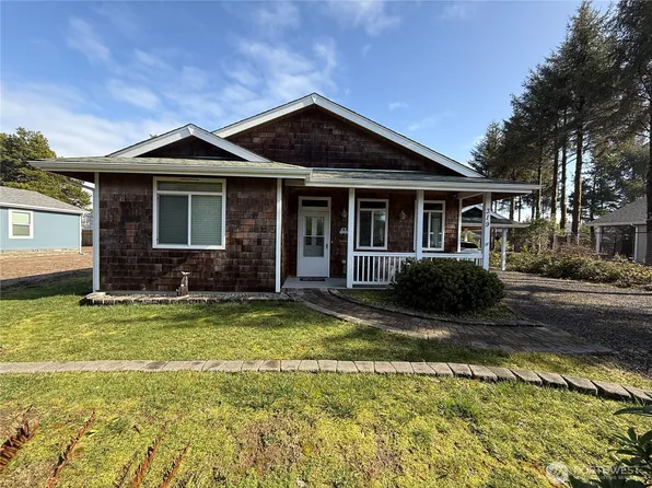 319 N Wynoochee Drive SW, Ocean Shores, WA 98569