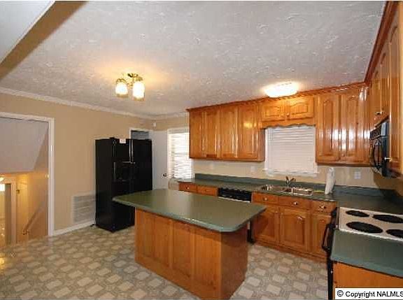 4th image of 3600 Cerro Vista St SW