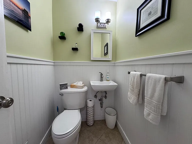 928 General Stuart Dr — Photo 36