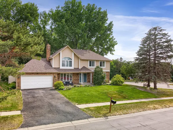 8490 135th St W, Apple Valley, MN 55124