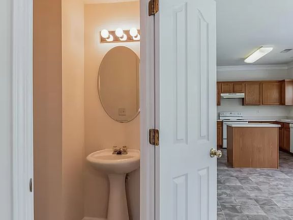5th image of 3840 Broadwater Ct