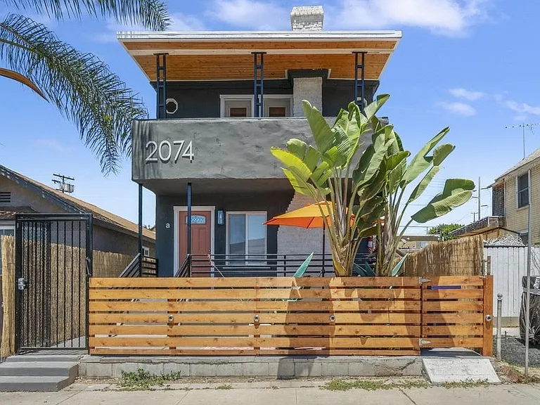2074 Newton Ave #B — Photo 2