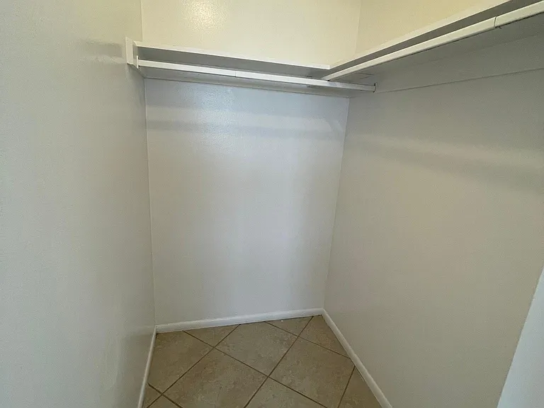 809 W Lancaster Rd #I113 — Photo 11