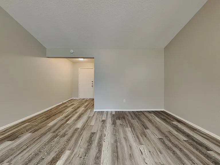 2509 Merrimac Dr — Photo 3