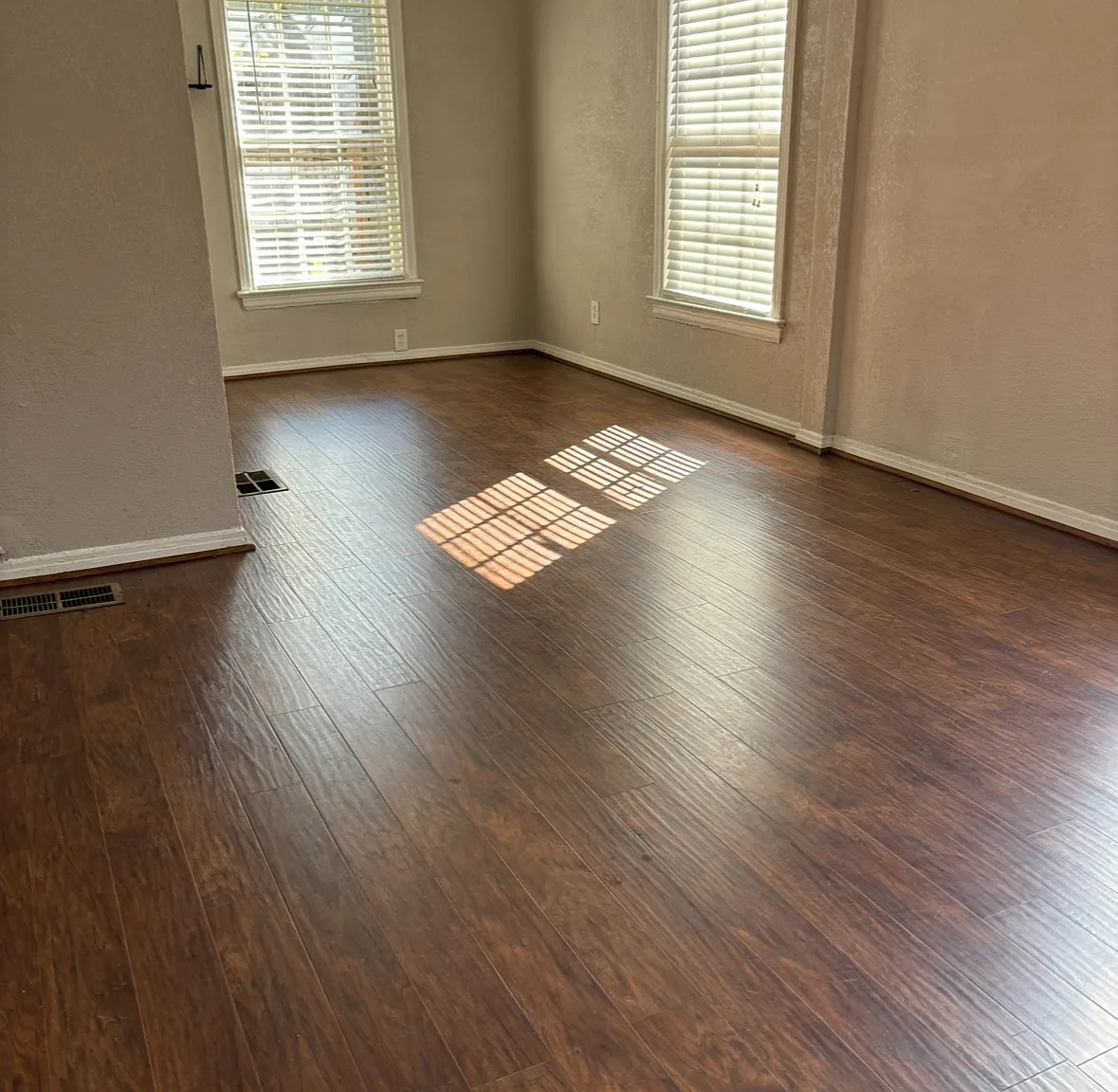 2 bed, 890 sqft, $1,475 — Photo 4