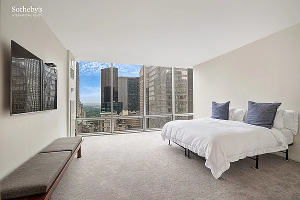 Sold by Sotheby's International Realty | media 4