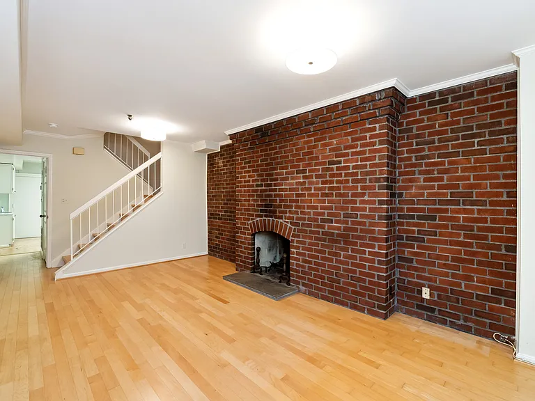 3246 Grace St NW — Photo 5