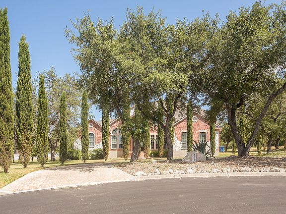 3rd image of 4602 W Lake Oaks