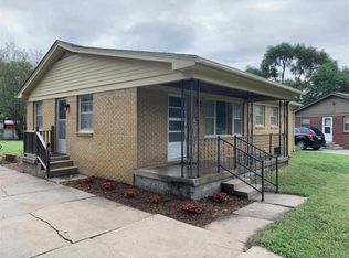 320 E Martha Ave, Mulvane, KS 67110