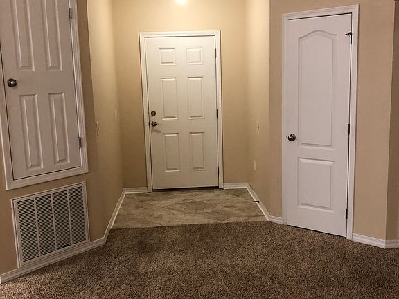 3rd image of 522 Evening Falls Dr