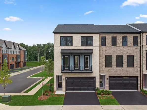 3 Picasso Square Tyce #24-F2, Ashburn, VA 20148
