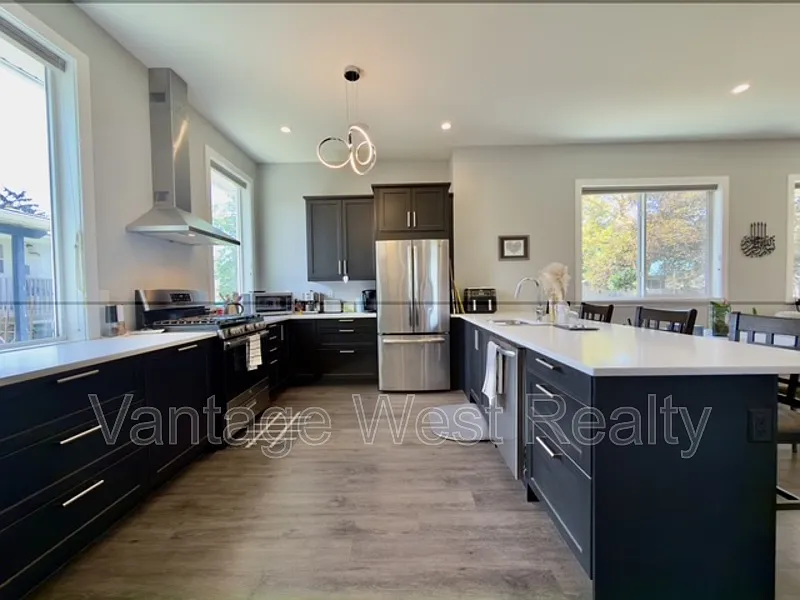 2 bed, 2.0 bath, 1076 sqft, $2,600 — Photo 2