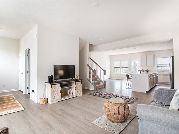 3rd image of 4016 N Steels Cir
