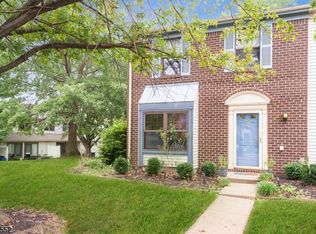 49 Pear Tree Ln #71, Franklin Park, NJ 08823