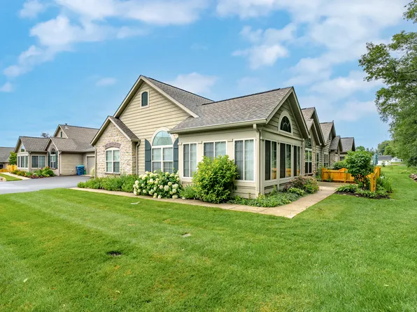 2645 Bluestone Cir, Kalamazoo, MI 49009