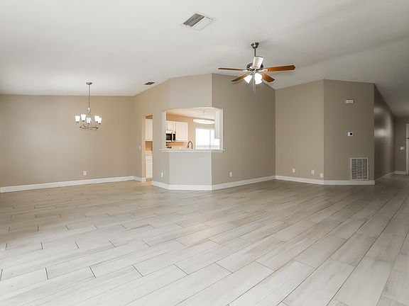 3rd image of 1138 Hardwood Dr