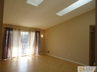 306 Wimbeldon Ct, North Brunswick, NJ 08902