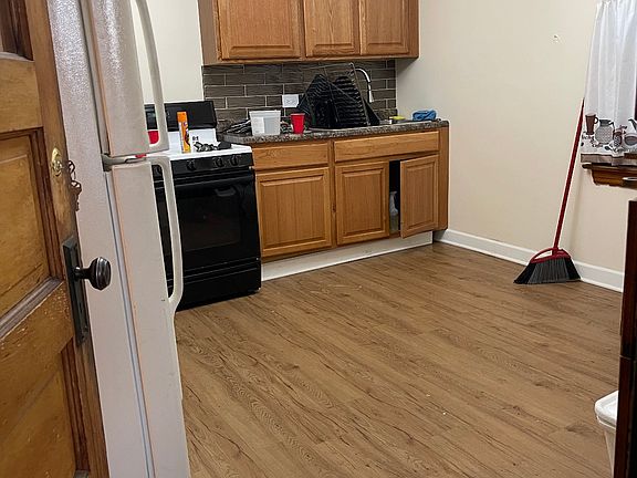 3rd image of 6738 S Campbell Ave #2