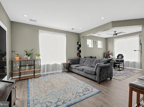6481 Cheyenne Dr Unit 304, Alexandria, VA 22312