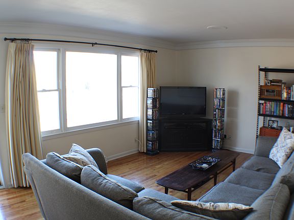 4th image of 712 W Burton St