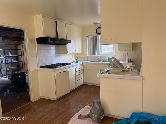3rd image of 621 E Cox Ln