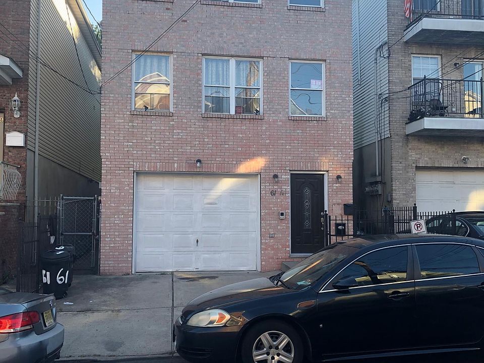 61 Bostwick Ave