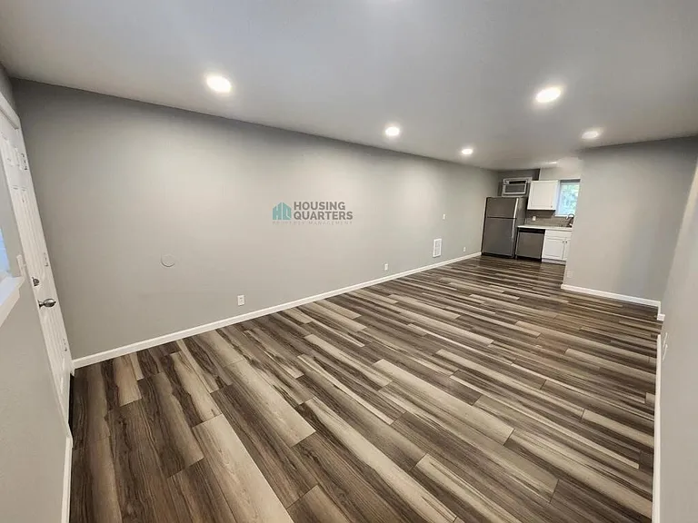 710 N 21st St #9 — Photo 2
