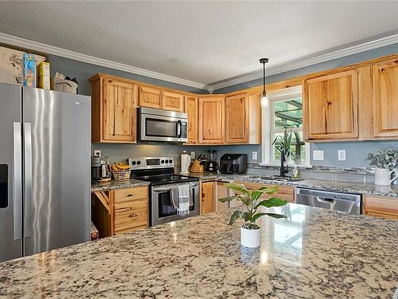 3rd image of 405 Sellers Pl