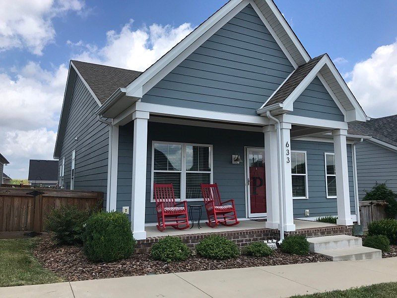 2nd image of 633 Constitution Dr